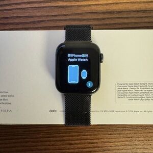 Apple Smartwatch Series 4 - 40mm- Black